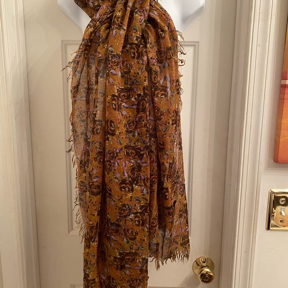Steve Madden Fall Colors Scarf - Picture 2 of 7